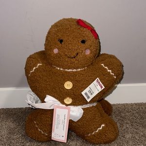 Cupcakes & Cashmere Gingerbread Pillows